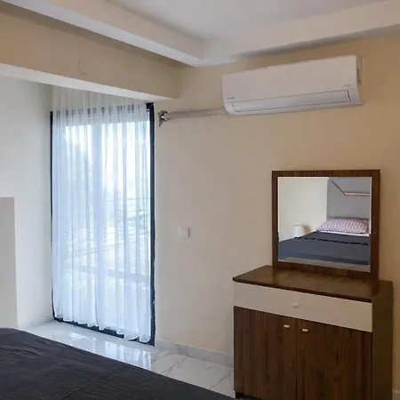 Luxury Sea View 1 Bedroom Pool Parking *